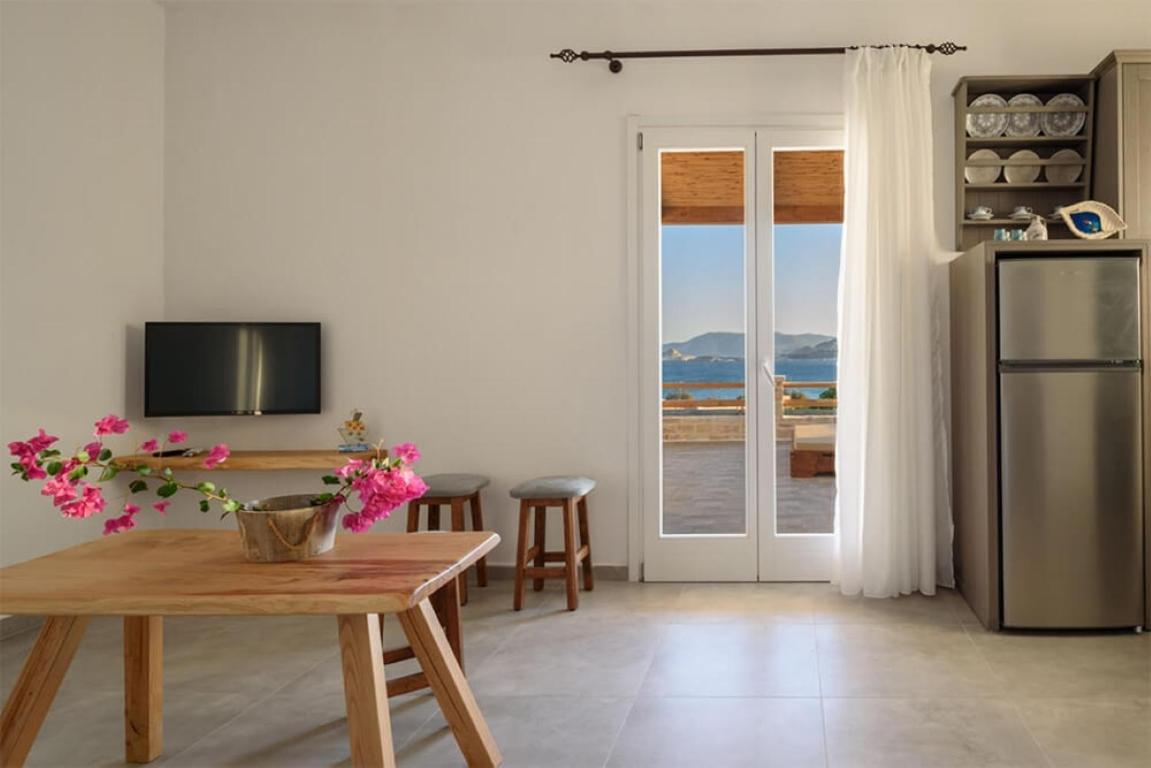 Κalamitsi Rooms & Apartments Kímolos Dış mekan fotoğraf