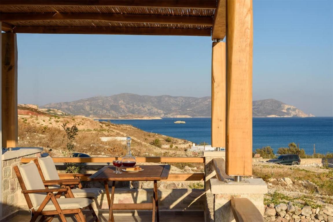 Κalamitsi Rooms & Apartments Kímolos Dış mekan fotoğraf
