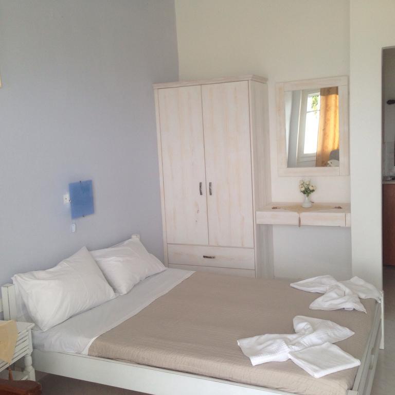 Κalamitsi Rooms & Apartments Kímolos Dış mekan fotoğraf