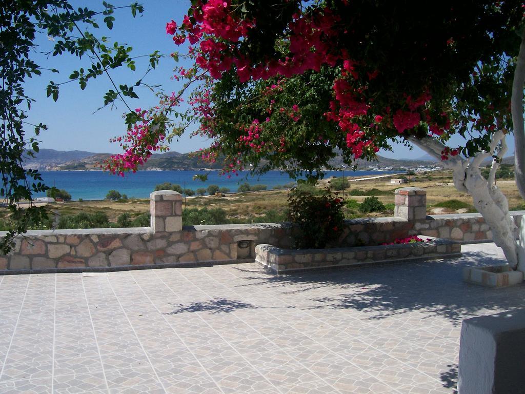 Κalamitsi Rooms & Apartments Kímolos Dış mekan fotoğraf